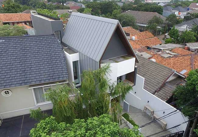 Kinala Residence menggunakan COLORBOND® untuk atap pelananya.